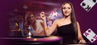 vegasslots Capsa Susun table interface with player positions